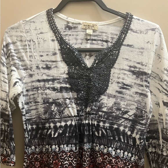 ONE WORLD Black and Red Artistic Tunic - Picture 4 of 4